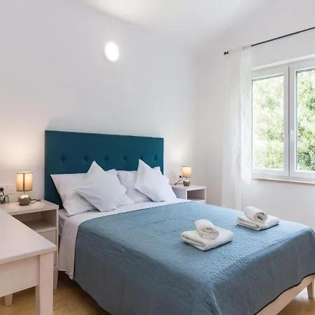 Four Bedroom Holiday In Holiday home *