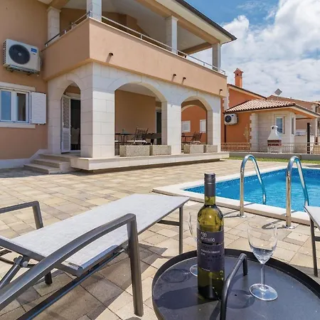 Holiday home Four Bedroom Holiday In Pula
